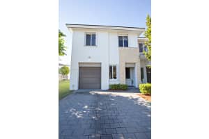 17642 SW 149th Pl, Miami, FL 33187, Sold 04/05/22