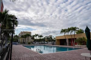 9240 Fontainebleau Blvd, Miami, FL 33172, Sold 03/28/22
