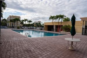 9240 Fontainebleau Blvd, Miami, FL 33172, Sold 03/28/22