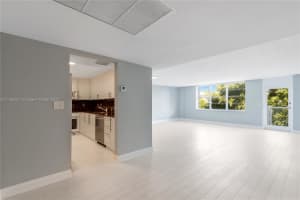 10000 W Bay Harbor Dr, Bay Harbor Islands, FL 33154, Sold 03/25/22