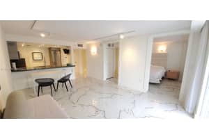 465 Ocean Dr, Miami Beach, FL 33139, Sold 05/24/22