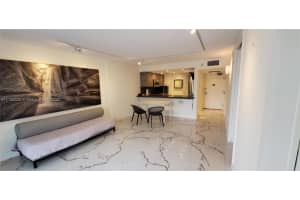 465 Ocean Dr, Miami Beach, FL 33139, Sold 05/24/22