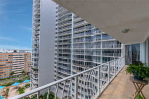 7601 E Treasure Dr, North Bay Village, FL 33141, Sold 01/28/22