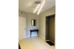 16385 Biscayne Blvd, North Miami Beach, FL 33160, Sold 08/10/22