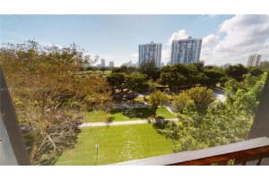 3475 N Country Club Dr, Miami, FL 33180, Sold 03/18/22