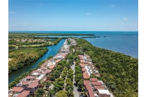 6147 Paradise Point Dr, Palmetto Bay, FL 33157, Sold 03/03/22