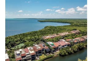 6147 Paradise Point Dr, Palmetto Bay, FL 33157, Sold 03/03/22