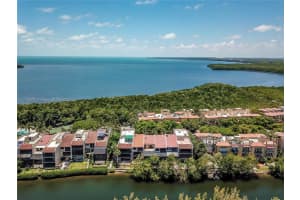6147 Paradise Point Dr, Palmetto Bay, FL 33157, Sold 03/03/22