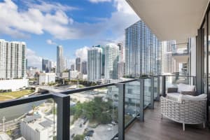 88 SW 7th St, Miami, FL 33130, Sold 05/17/22