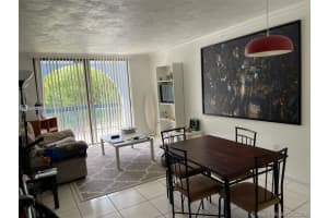 9440 Fontainebleau Blvd, Miami, FL 33172, Sold 02/09/22