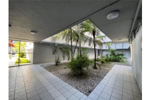 8201 NW 8th St, Miami, FL 33126, Sold 02/04/22