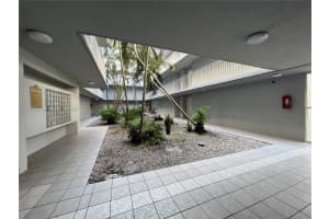 8201 NW 8th St, Miami, FL 33126, Sold 02/04/22