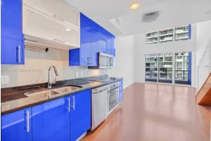 60 SW 13th St, Miami, FL 33130, Sold 02/17/22