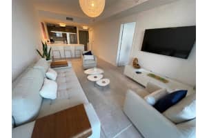 488 NE 18th St, Miami, FL 33132, Sold 07/26/22