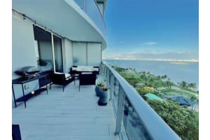 488 NE 18th St, Miami, FL 33132, Sold 07/26/22