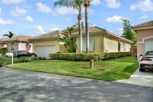 655 SE 28th Ln, Homestead, FL 33033, Sold 03/04/22