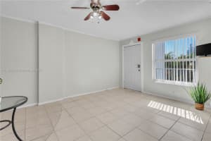 240 Collins Ave #4d, Miami Beach, FL 33139, Sold 03/01/22