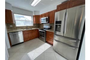 477 NW 98th Ct, Miami, FL 33172, Sold 03/08/22