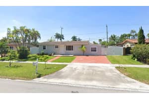 17420 NW 82nd Ave, Hialeah, FL 33015, Sold 03/18/22