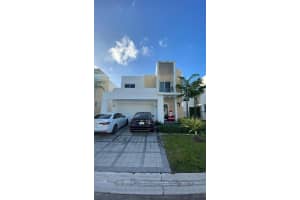 10330 NW 68th St, Doral, FL 33178, Sold 04/06/22