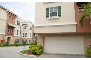 1033 NE 17th Way, Fort Lauderdale, FL 33304, Sold 04/04/22