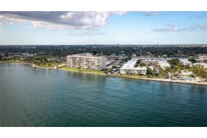 801 Lake Shore Dr, West Palm Beach, FL 33403, Sold 02/28/22