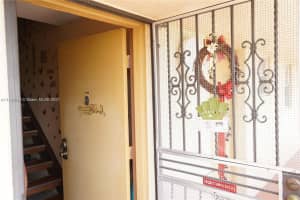 8897 Fontainebleau Blvd, Miami, FL 33172, Sold 03/29/22