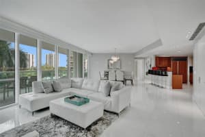 20155 NE 38th Ct, Aventura, FL 33180, Sold 02/17/22