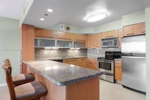 5225 Collins Ave, Miami, FL 33140, Sold 03/10/22