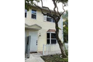 1877 NE 15th Ave, Fort Lauderdale, FL 33305, Sold 02/07/22