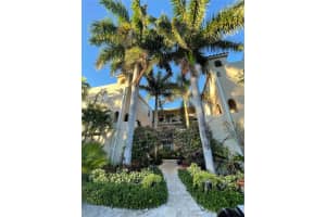 815 NE 28th St, Wilton Manors, FL 33334, Sold 02/09/22