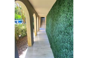 6145 Paradise Point Dr, Palmetto Bay, FL 33157, Sold 07/21/22