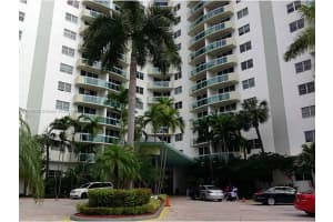 3001 S Ocean Dr, Hollywood, FL 33019, Sold 04/20/22