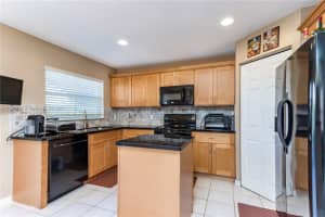 20859 NW 17th St, Pembroke Pines, FL 33029, Sold 02/04/22
