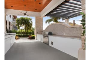 8039 NW 104th Ave, Doral, FL 33178, Sold 04/25/22