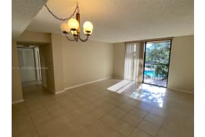 8005 SW 107th Ave, Miami, FL 33173, Sold 02/04/22