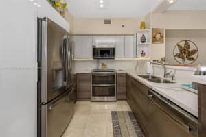 19801 E Country Club Dr, Aventura, FL 33180, Sold 02/28/22