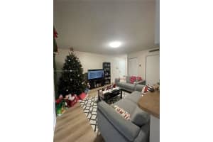 100 SW 83rd Way, Pembroke Pines, FL 33025, Sold 02/10/22