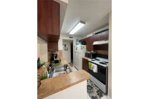100 SW 83rd Way, Pembroke Pines, FL 33025, Sold 02/10/22