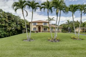 10731 SW 29th Pl, Davie, FL 33328, Sold 03/24/22