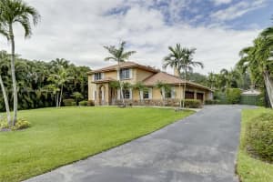 10731 SW 29th Pl, Davie, FL 33328, Sold 03/24/22