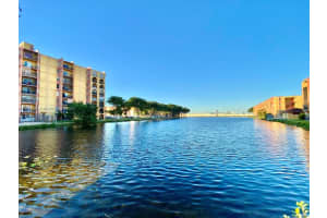4717 NW 7th St, Miami, FL 33126, Sold 02/15/22