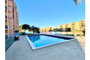 4717 NW 7th St, Miami, FL 33126, Sold 02/15/22