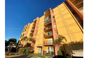 4717 NW 7th St, Miami, FL 33126, Sold 02/15/22