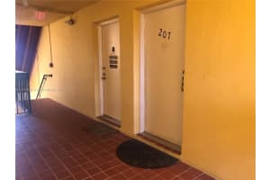 8873 Fontainebleau Blvd, Miami, FL 33172, Sold 02/28/22