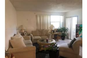 8873 Fontainebleau Blvd, Miami, FL 33172, Sold 02/28/22