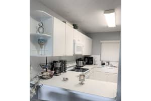 2775 W 52nd St, Hialeah, FL 33016, Sold 04/05/22
