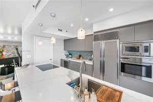 400 Alton Rd, Miami Beach, FL 33139, Sold 03/01/22