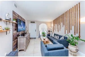 7675 NW 181st St, Hialeah, FL 33015, Sold 03/21/22