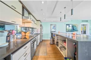 2155 Washington Ct, Miami Beach, FL 33139, Sold 03/07/22